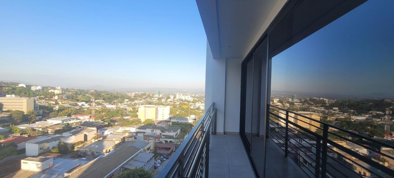 Exclusivo Apto En Escalon En Condominio 105 *