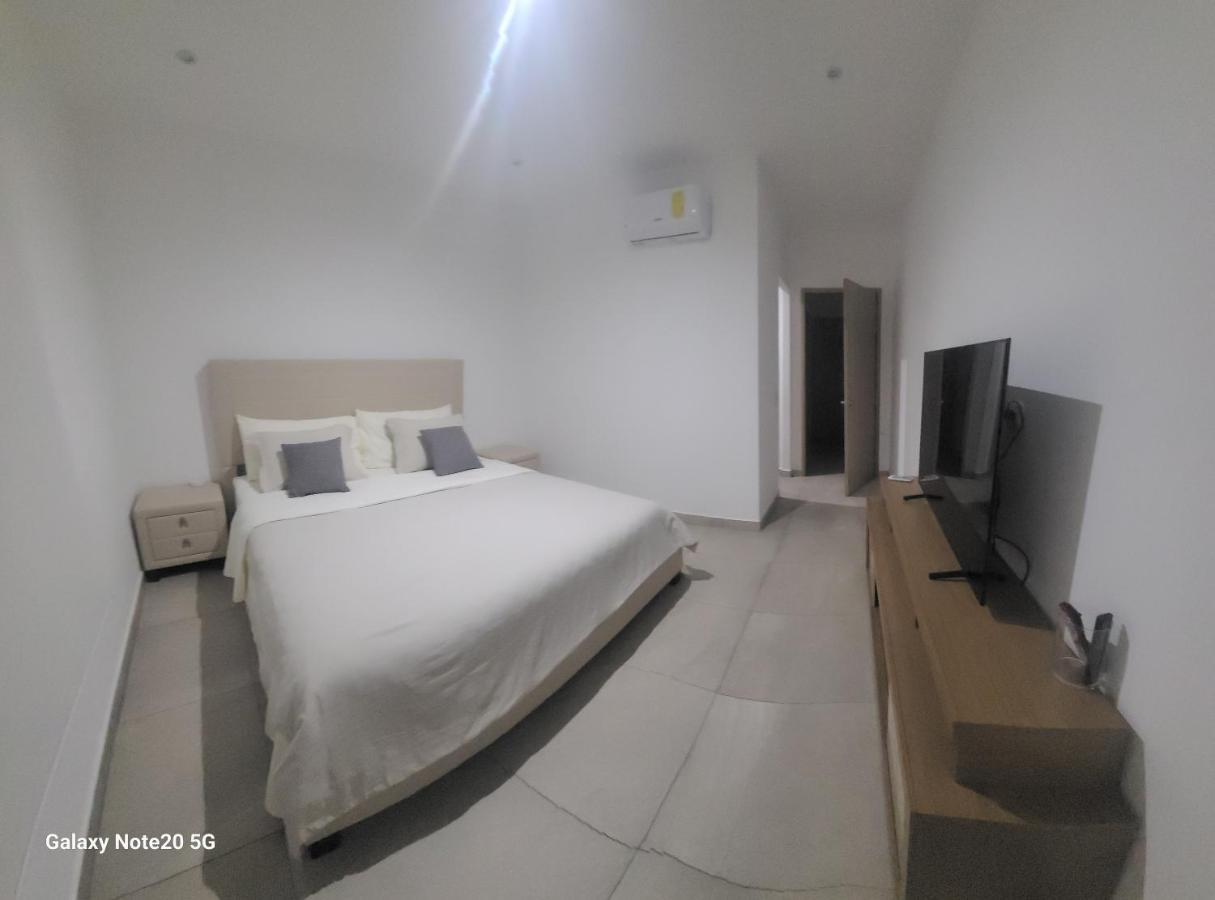 Exclusivo Apto En Escalon En Condominio 105 Apartment